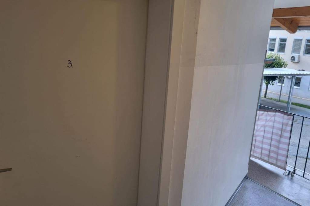 Apartment Mit 2 Betten Inklusive Gratis Parkplatz Graz Exterior photo